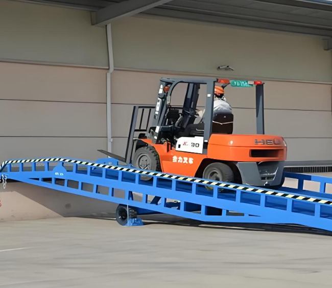 进贤移动式卸货平台（叉车用）